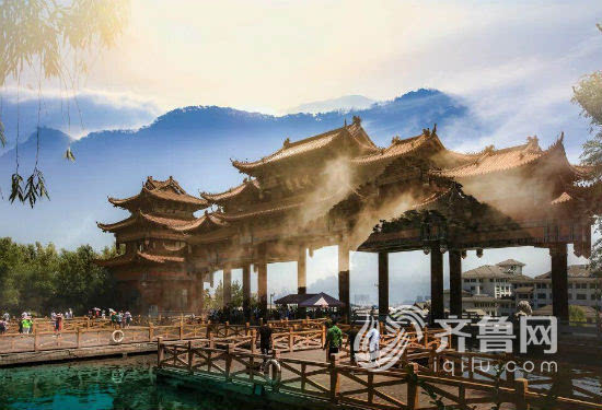 华夏文旅集团的领航人：夏春亭的产业转型升级之路